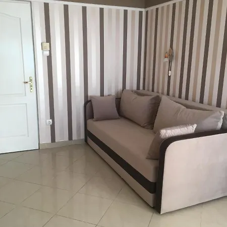 アパート Gruber シオーフォク