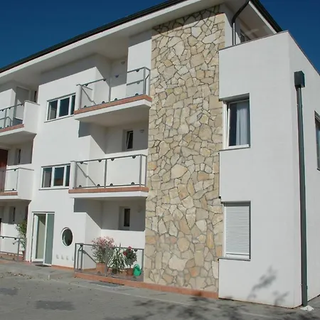 Gruber アパート シオーフォク